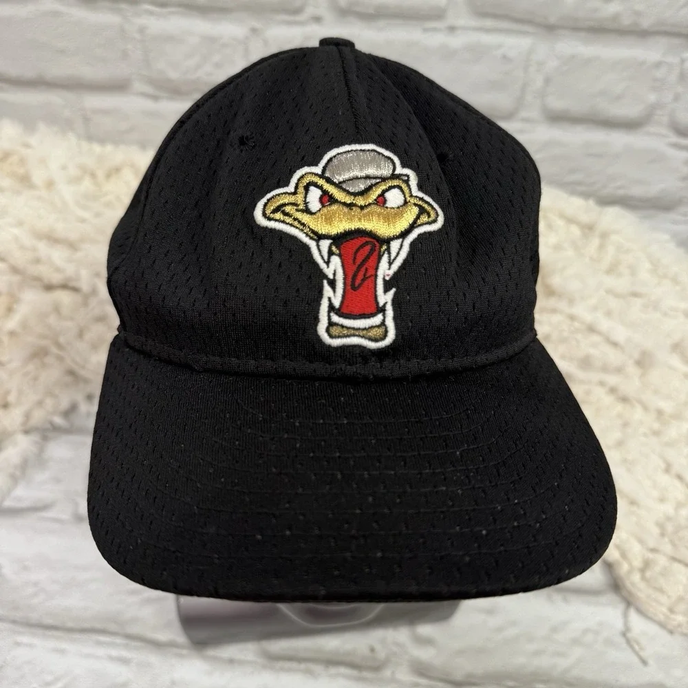 New Era Wisconsin Timber Rattlers Black Fitted Hat 7 3/8 Embroidered team logo